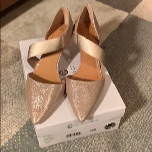 Brand new never worn. True to size . Comfortable